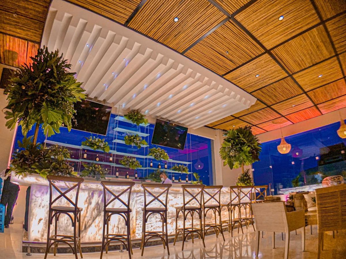 Hotel Dann Carlton Barranquilla Y Centro De Convenciones Exterior foto Sky Bar