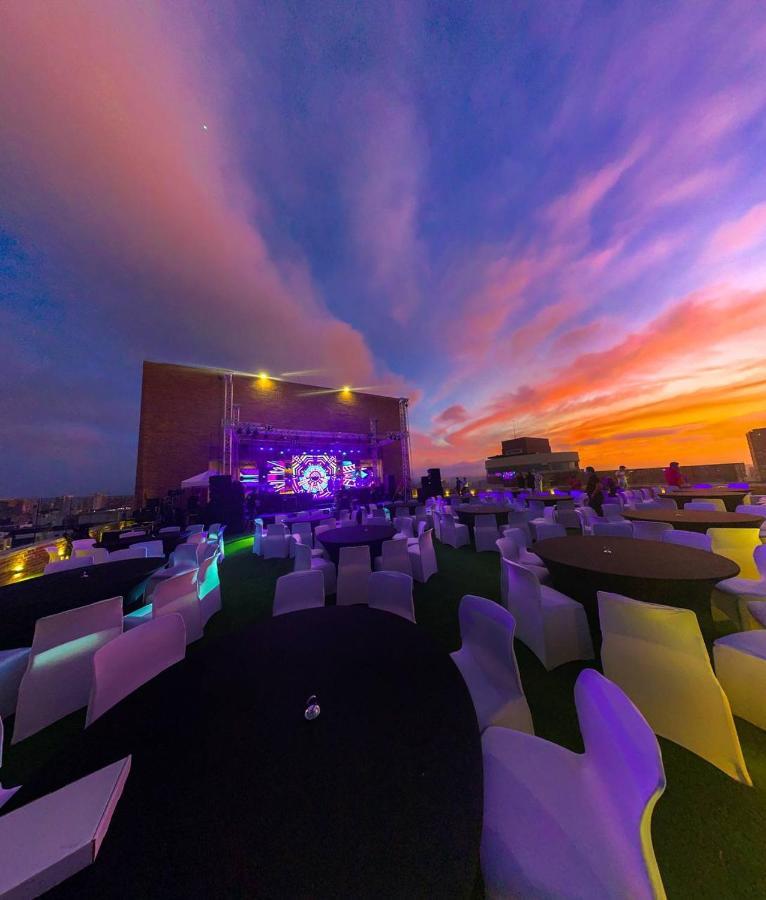 Hotel Dann Carlton Barranquilla Y Centro De Convenciones Exterior foto The View Rooftop